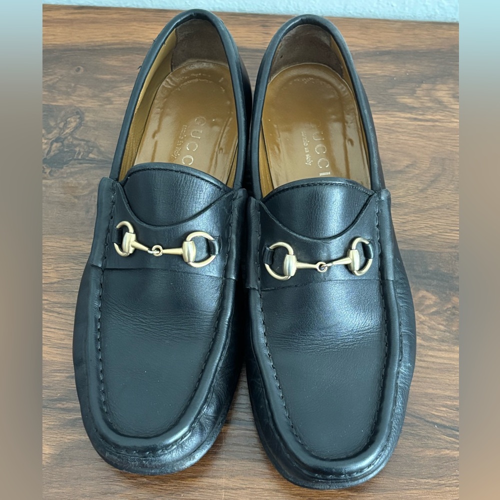 GUCCI Black Leather Loafers, Gold Horsebit Logo, dress shoes, Size 8.5 B